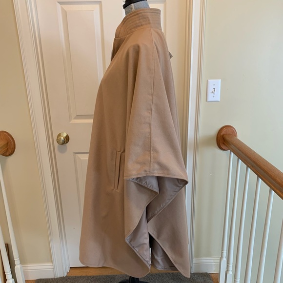 Tan Danezon wool cape with white zipper NWT size L - Picture 3 of 9